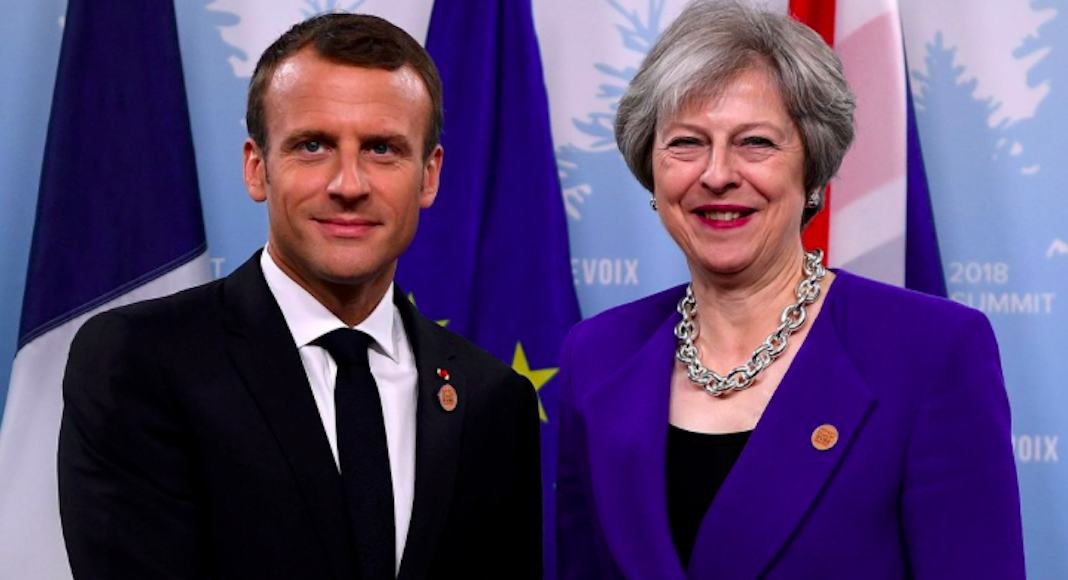 Emmanuel Macron Theresa May Brexit défilé 14 juillet