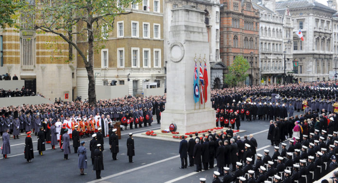 Armistice Day devant le Cenotaph