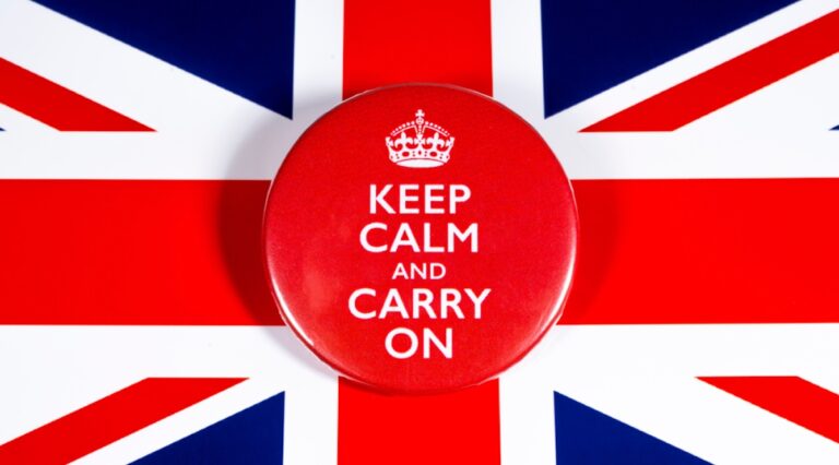 Pourquoi le slogan “Keep Calm and Carry On” est-il si célèbre au Royaume-Uni ?