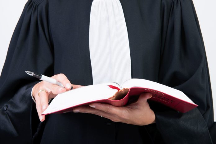 Environ-30-avocats-quittent-robedix-carriere_0_1400_934.jpg