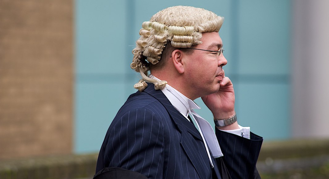 Les avocats et juges britanniques portent toujours une perruque
