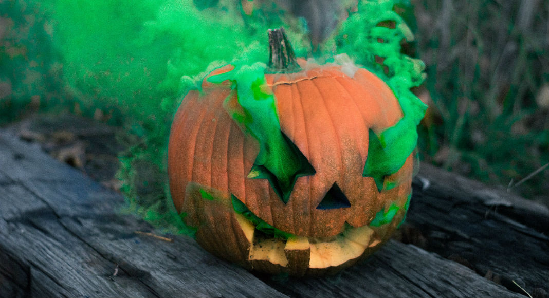 pumpkin carving halloween