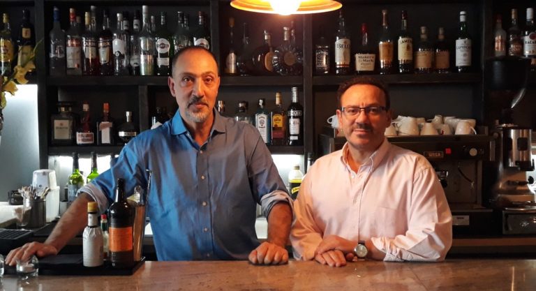 Khalid Harici (à gauche) et son associé Abdoul Harmal (à droite)