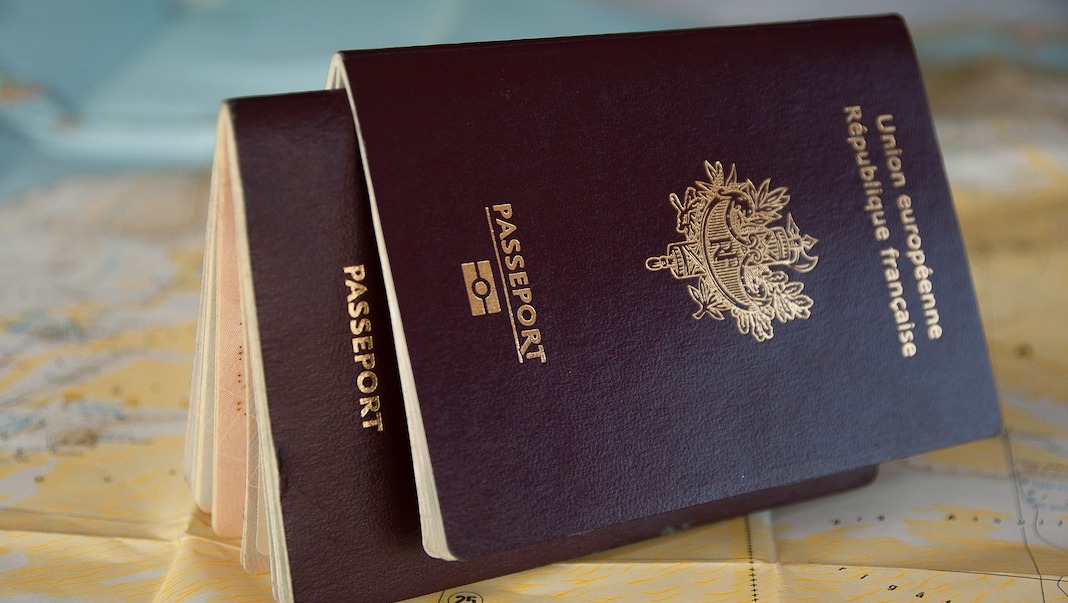 consulat demande passeport carte d'identité