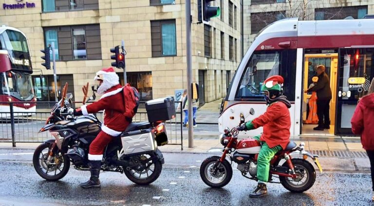 frog and santa operation noel sans abri edimbourg