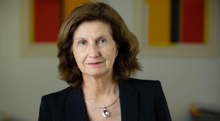 Portrait Helene Duchene ambassade france royaume-uni