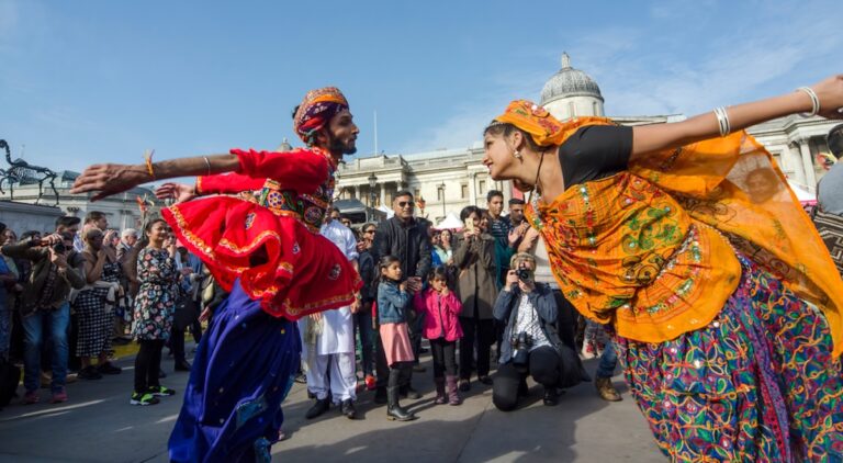 Diwali illumine Trafalgar Square