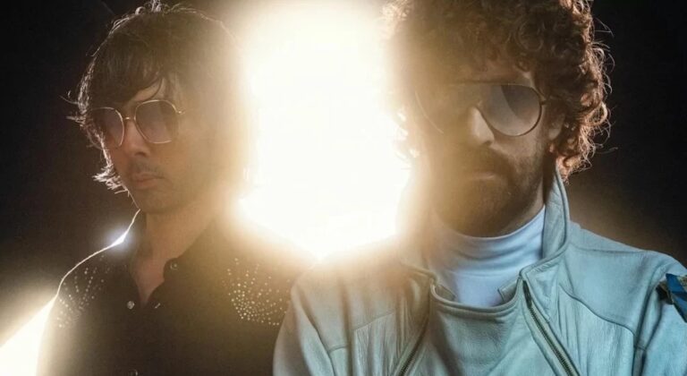Le groupe Justice sur la scène d’Ally Pally