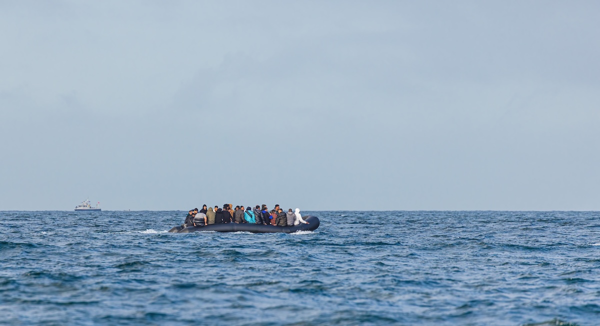 Pourquoi des migrants se risquent-ils à traverser la Manche ?