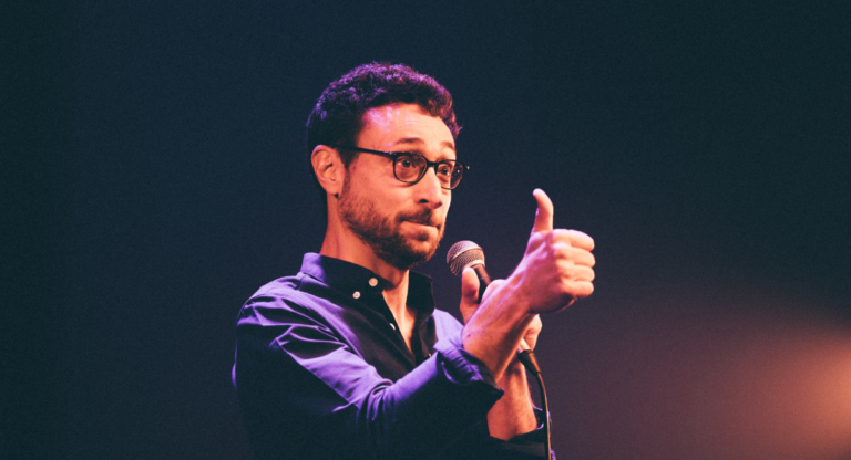 Sebastian Marx revient à Londres pour se moquer (gentiment) des Français