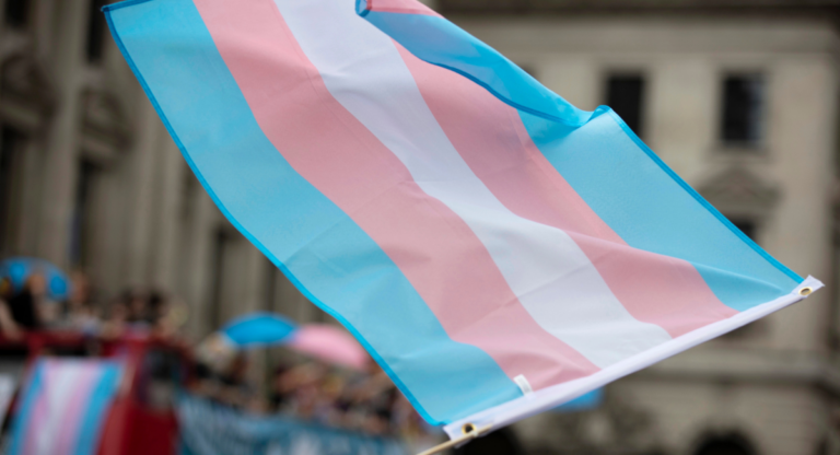 La décision de la Cour suprême britannique affecte aussi les ressortissant(e)s français(es) transgenres
