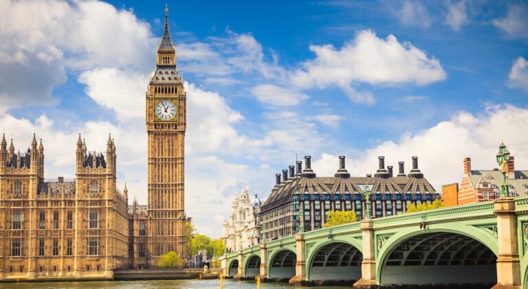 Pourquoi Londres a-t-elle été choisie comme capitale du Royaume-Uni ?