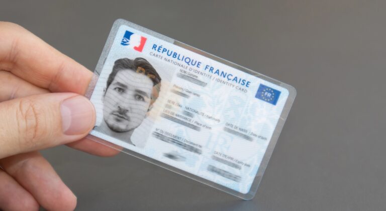 La carte d’identité non biométrique ne sera bientôt plus valable pour entrer sur le sol britannique