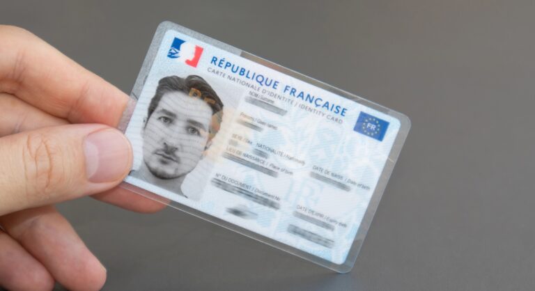 Demande de carte identité et passeport: il est désormais possible de faire une pré-demande en ligne