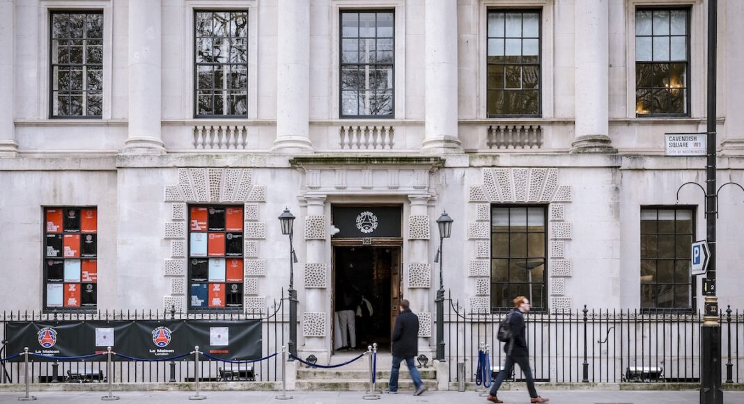 Le Paris-Saint-Germain a posé ses valises à Londres au 14 Cavendish Square, à deux pas sa boutique londonienne d’Oxford Street.