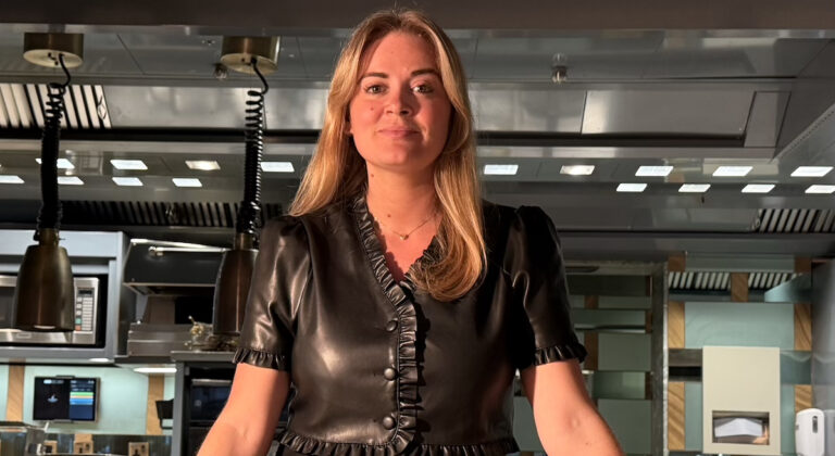 Gathering Tables : Cassandra Leduc (re)connecte le monde autour d&rsquo;une bonne table