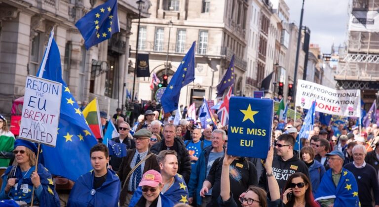 Peter Corr, co-fondateur de la National Rejoin March à Londres : « La question n&rsquo;est pas de savoir si on va réintégrer l’Union européenne, mais quand »